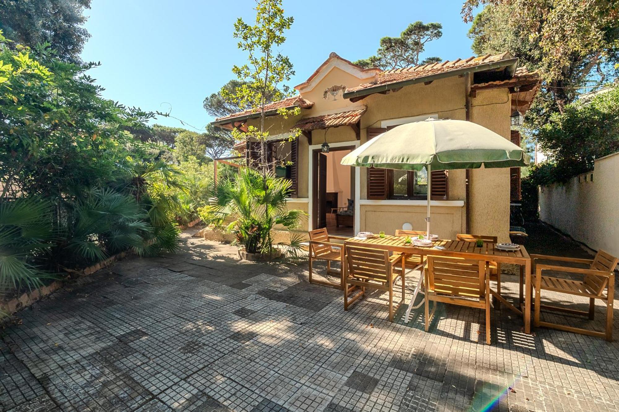 Exclusive Charming Villa - Free Parking 400 Mq Garden - Rome Airport - Roseto Villa Dream 프레제네 외부 사진